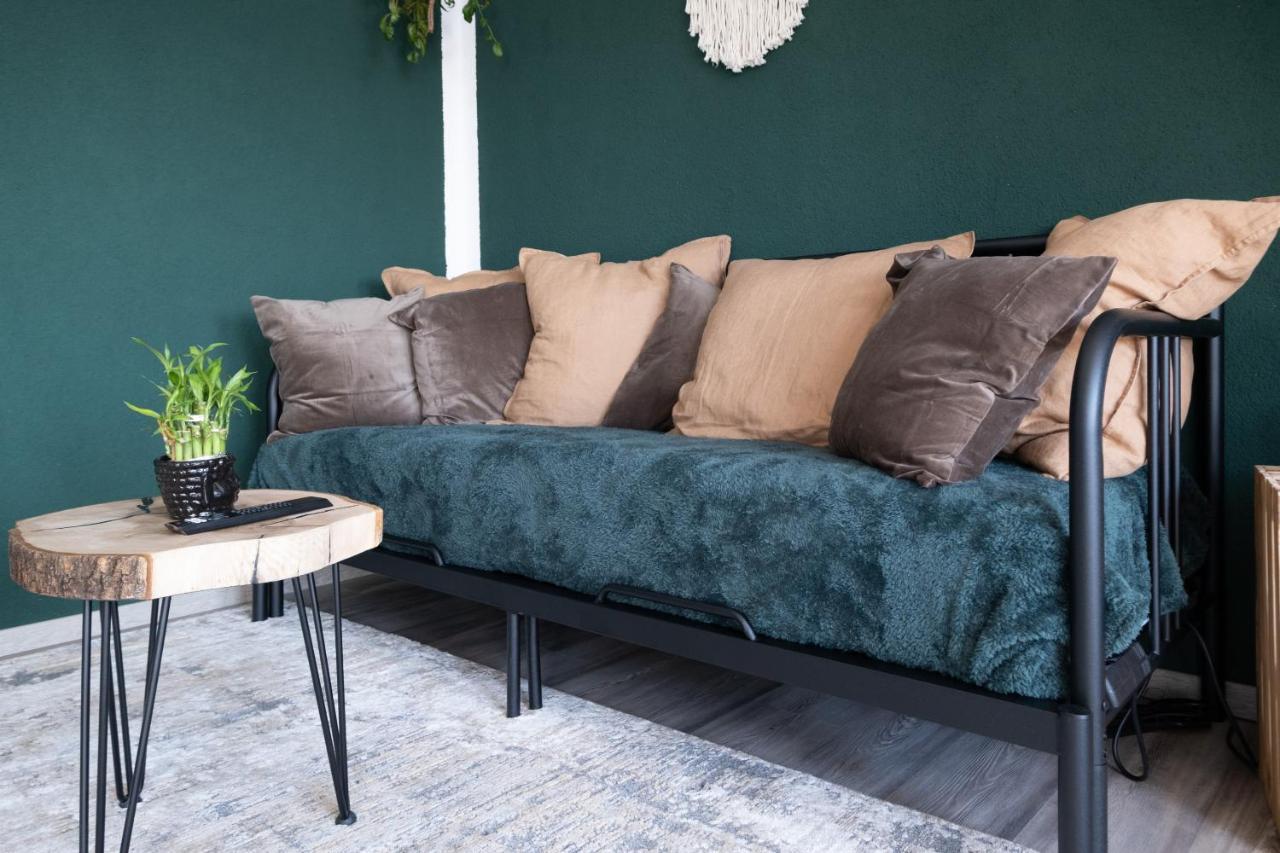 Nature Terminal Apartment - Unterwegs Zuhause Steinenbronn Eksteriør bilde